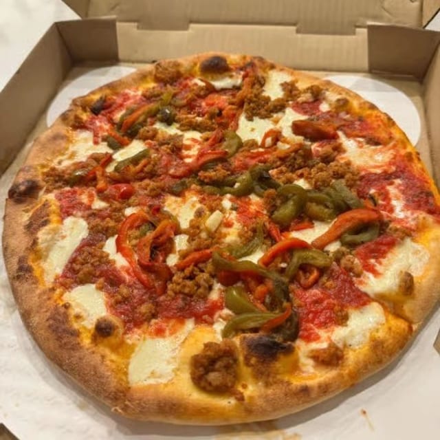 Salsiccia Primo Pizza.